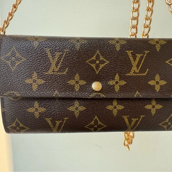 LUXURY MYSTERY BOX WORTH 1K - Picture 10 of 12